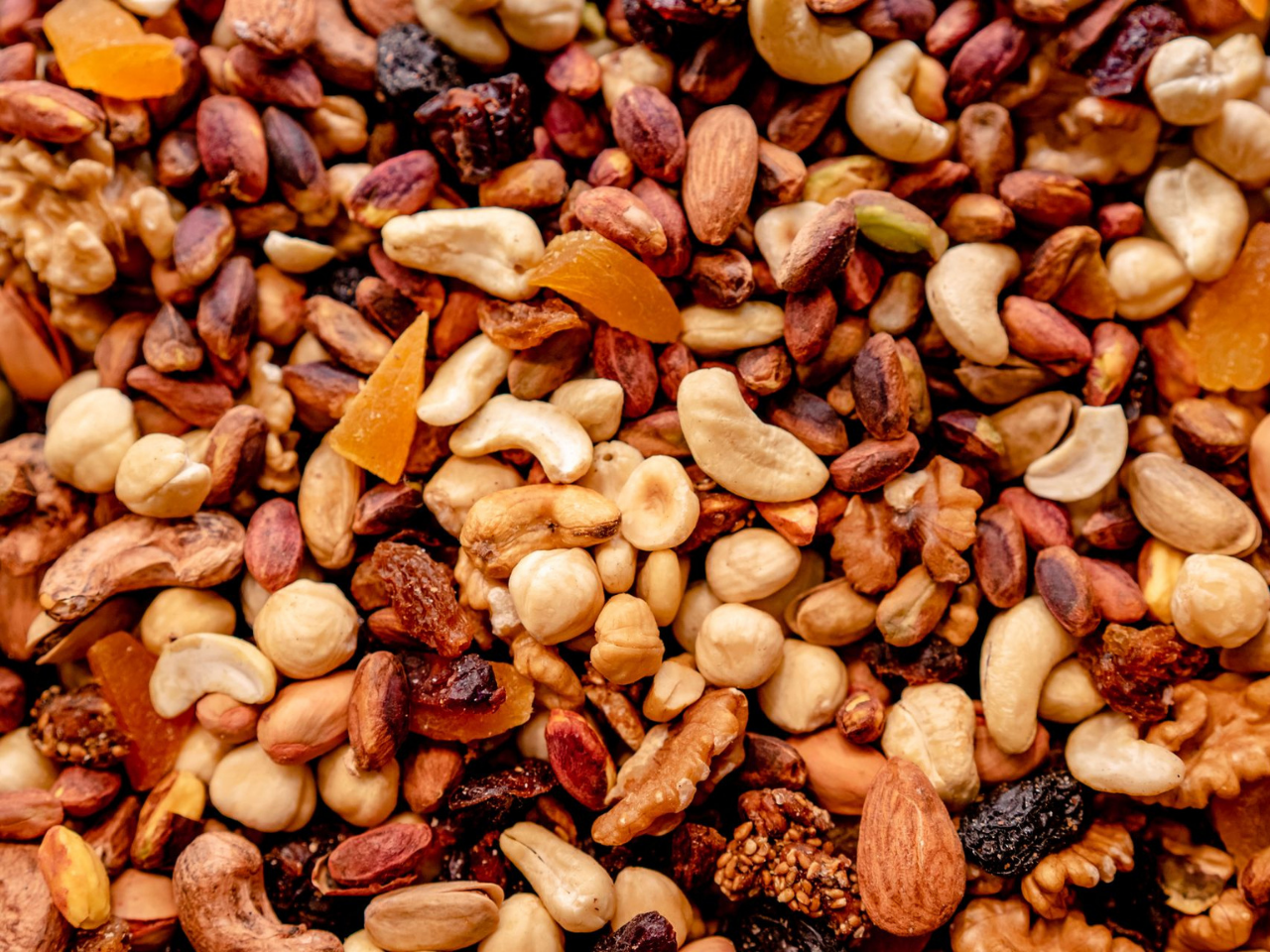 Why Wholesale Trail Mix Should Be the First Thing You Order Before the Holidays